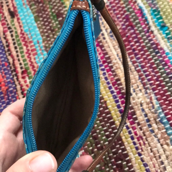 Coach wristlet - Picture 4 of 7
